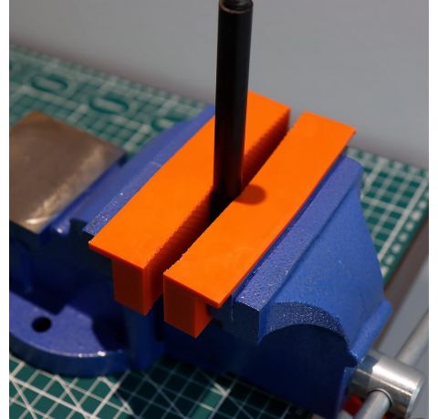 CCLIFE 2 Piece Vice Protective Jaws | Width 110 mm / 150 mm | with Magnet | Protective Jaws for Fixed Vice