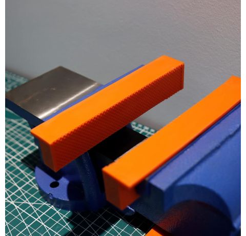 CCLIFE 2 tlg Schraubstock-Schutzbacken | Breite 110mm / 150mm | mit Magnet | Schonbacken für Feststehend Schraubstock